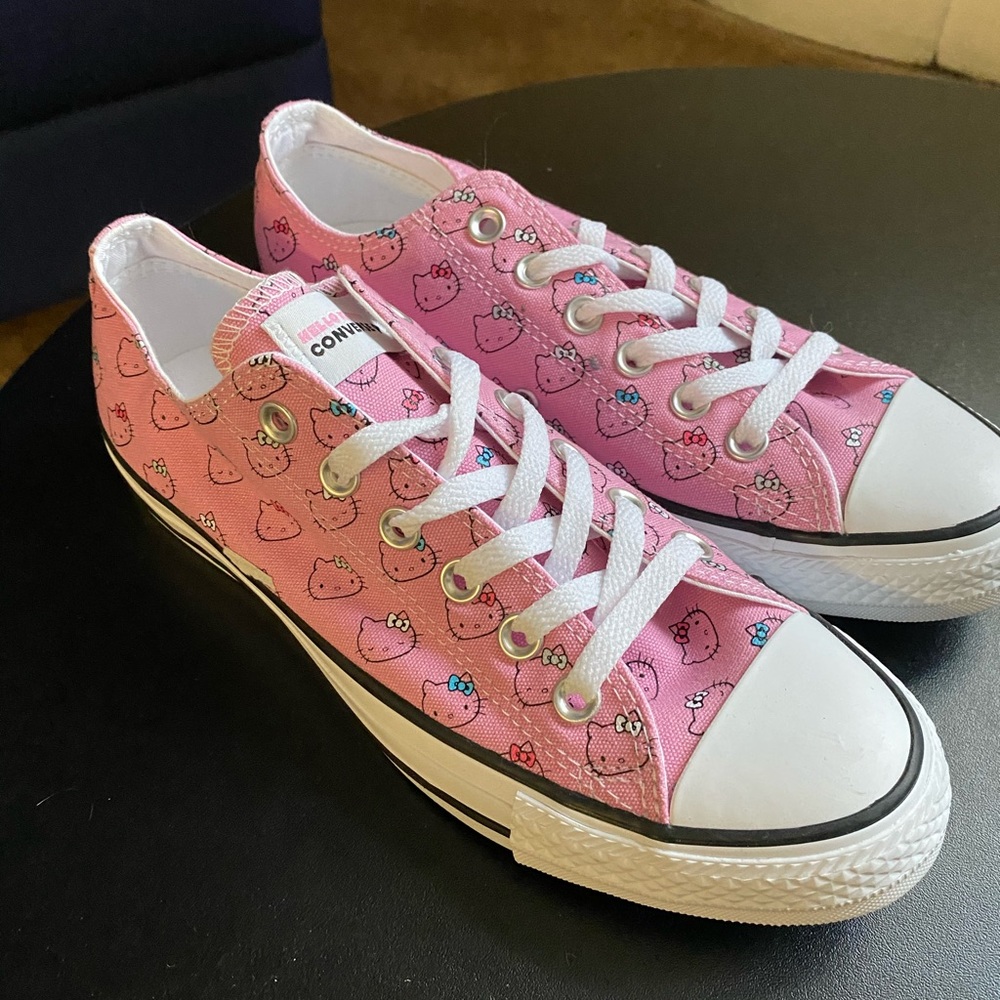 Hello Kitty Converse